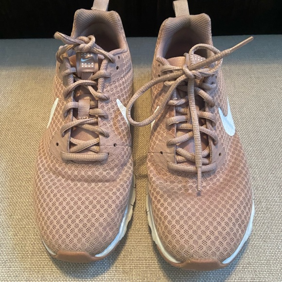 pink nike tennis shoes